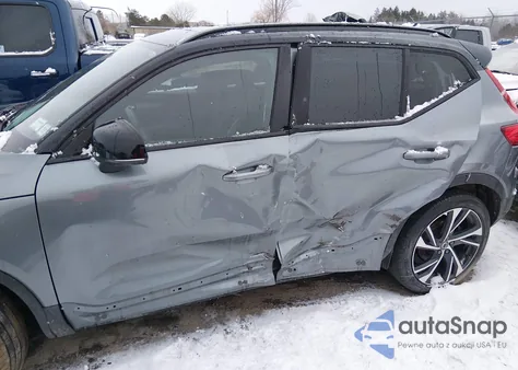 2019 Volvo Xc40 T5 Momentum/T5 R-Design from USA, damaged, VIN YV4162XZ9K2003874